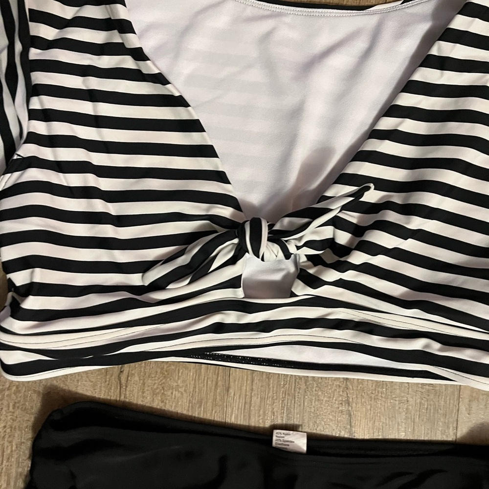 COCOSHIP Retro Black & White Striped Tie-Front Bikini Set - Picture 4 of 5